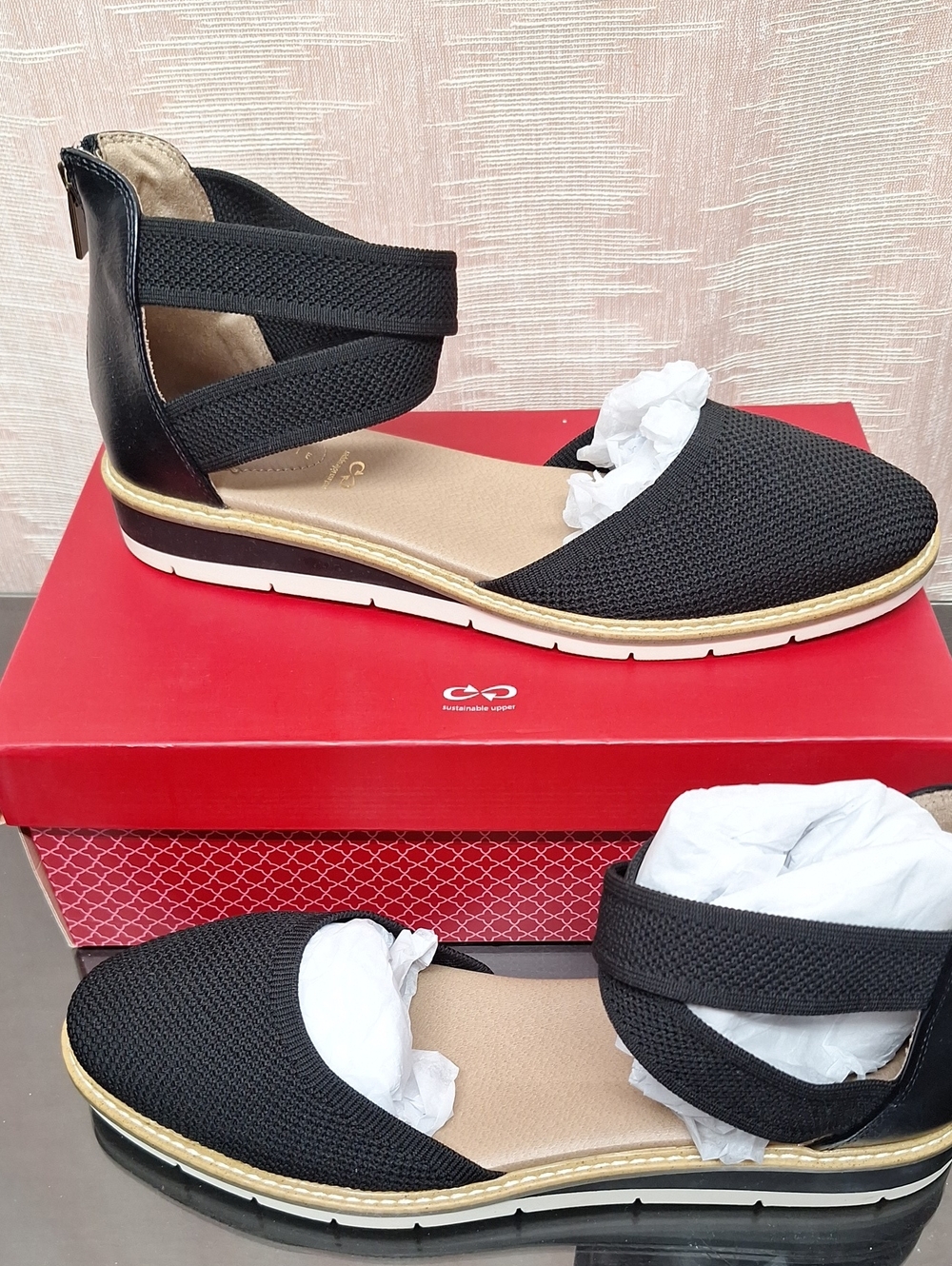 Kelly & Katie Black Knit Strappy Flat Mules with Tan Trim Size 11